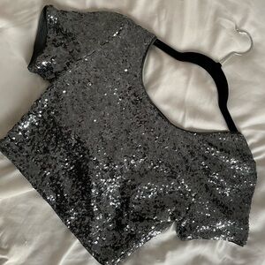 🪩 Sequins silver cropped top // FOREVER 21 size: S // EXCELLENT condition